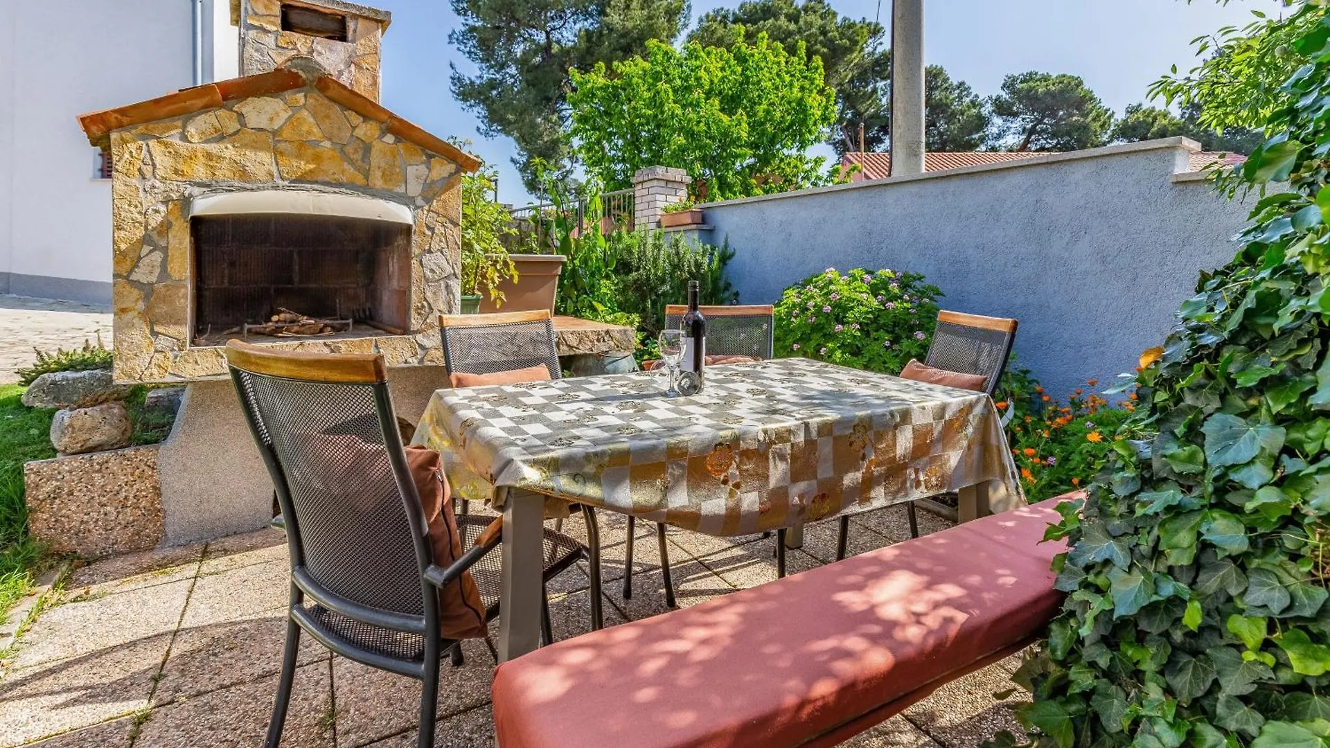 Apartments With A Parking Space Banjole, Pula - 7036
